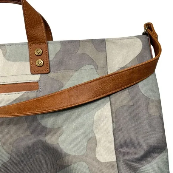 Thirty-one Step Up Tote in Soft Camo Large Tote Bag Crossbody Handles And Straps - Picture 12 of 16